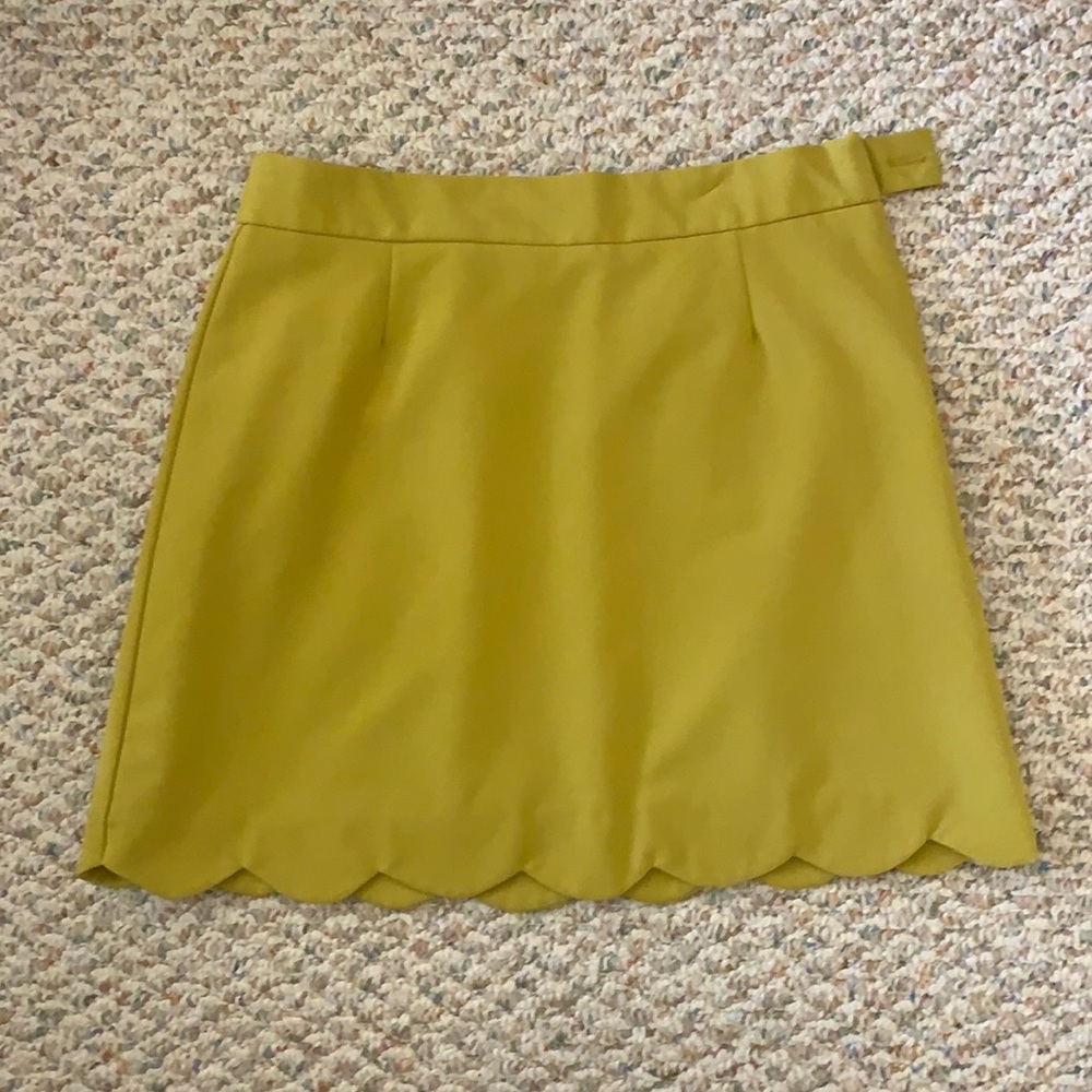 Scalloped hem skirt
